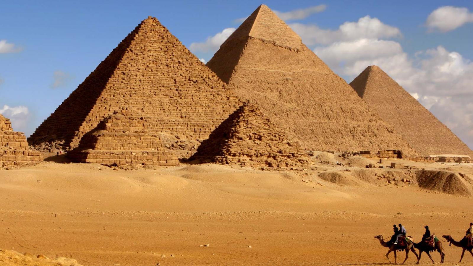 AN-INSIDERS-GUIDE-TO-EGYPTS-PYRAMIDS-OF-GIZA.jpeg